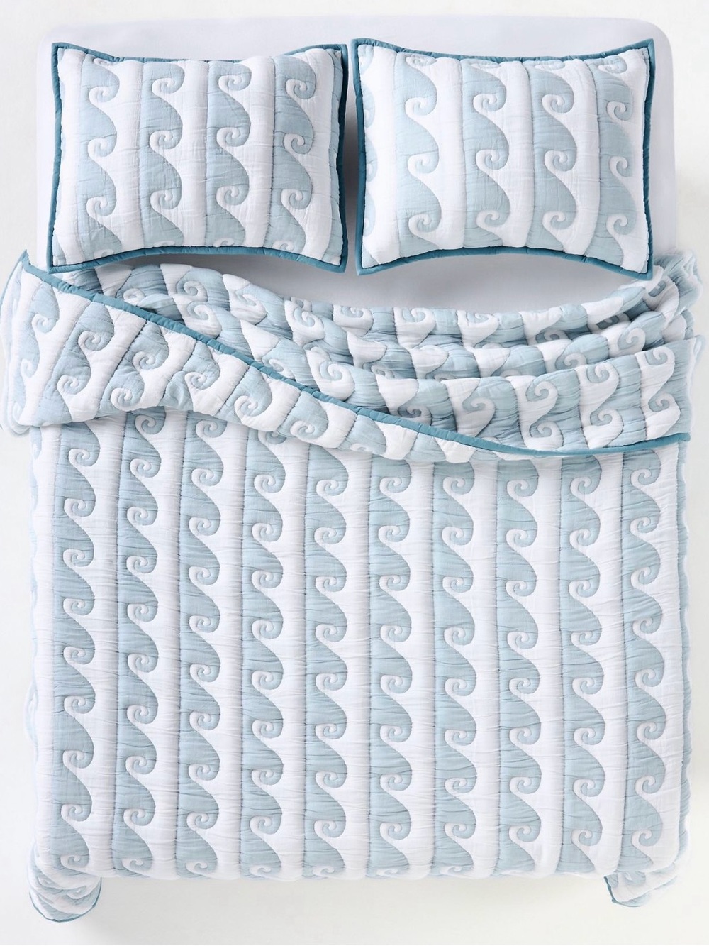 Anthropologie Nelly Icon Matelasse Quilt & Shams - Picture 3 of 3